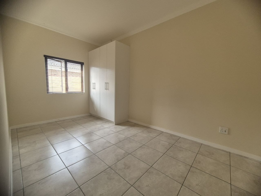 To Let 2 Bedroom Property for Rent in Sonstraal Heights Western Cape